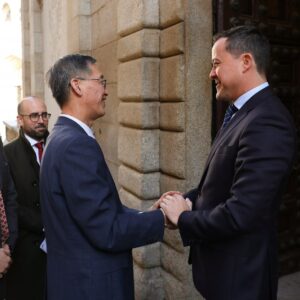 Carlos Velázquez viaja a China con una comitiva para "atraer turismo de calidad" a Toledo