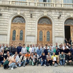 Unos 80 bomberos protestan de nuevo por sus condiciones en el Pleno de la Diputación: "En invierno, los incendios siguen"