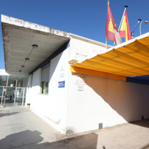 Toledo invertirá 15.000 euros en plantar árboles y colocar bancos en los patios de sus colegios