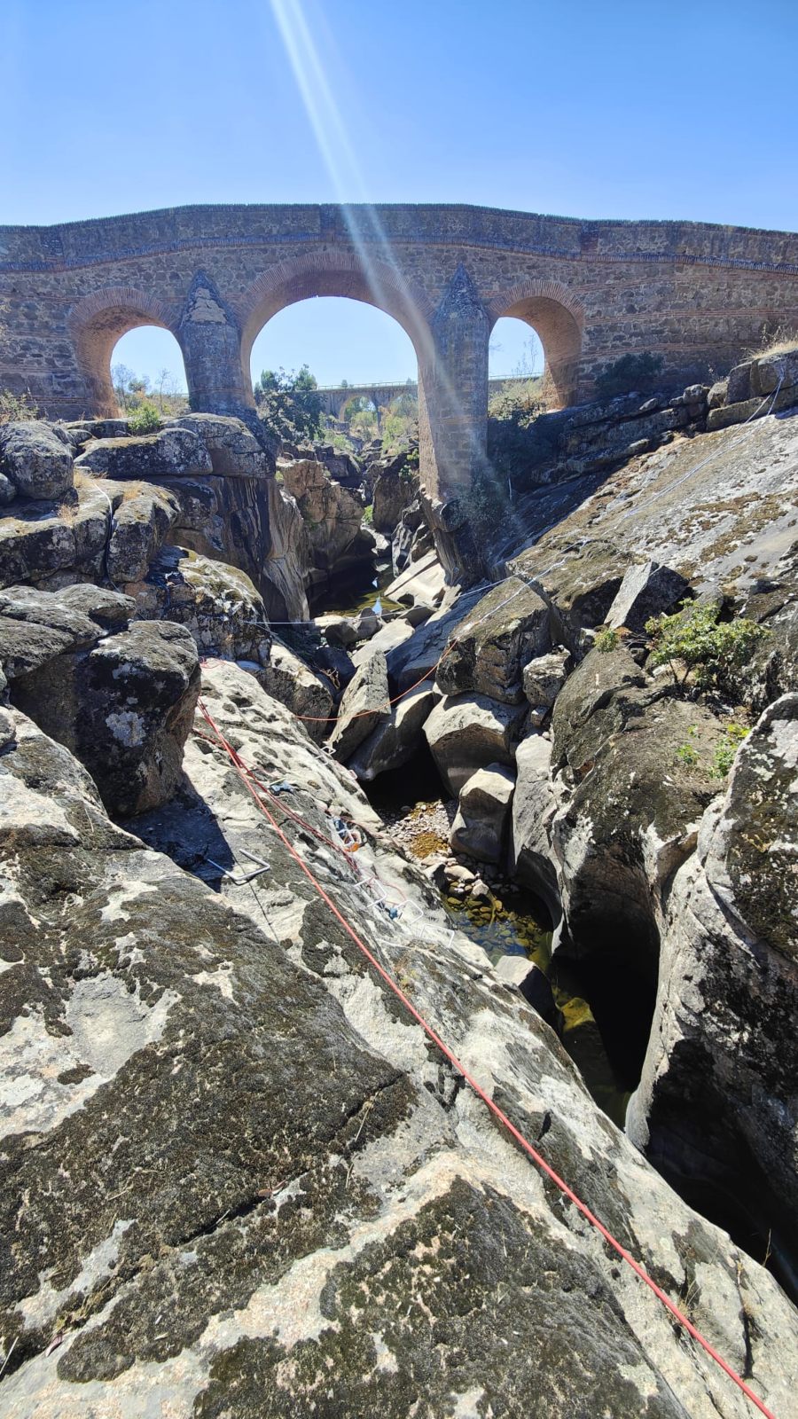 Retirada la polémica instalación de vía ferrata y tirolinas en Santa Ana de Pusa