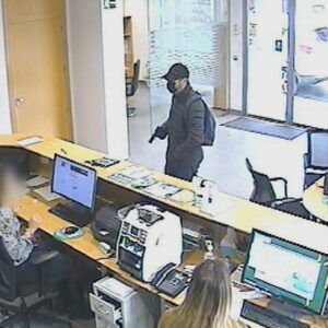 Detienen al autor de dos robos a punta de pistola en un banco de Valmojado y otro de Quismondo