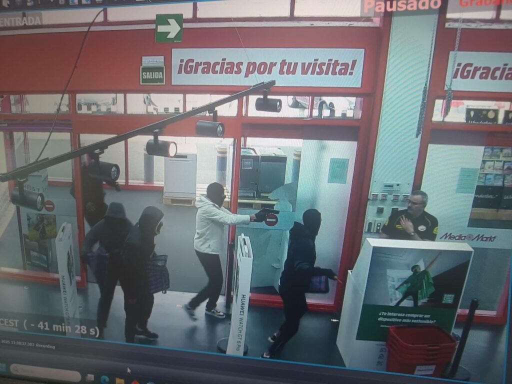 Detenidos dos de los presuntos cabecillas del atraco de octubre en el parque comercial La Abadía de Toledo