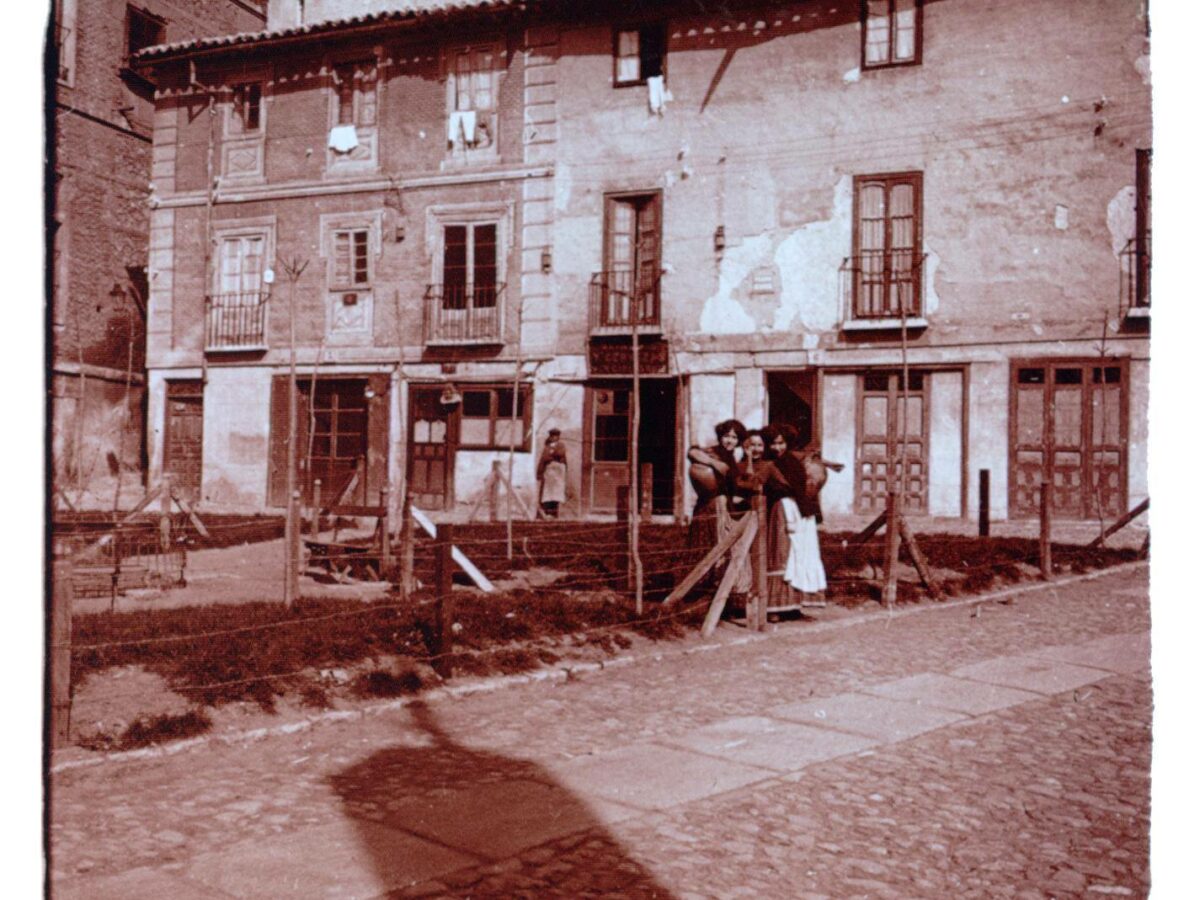 SE VENDE: coqueta terracita. Precio: solo un trozo de espacio público