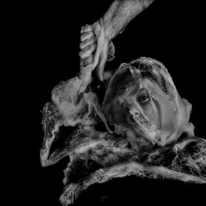 ‘Detrás de la puerta’, la exposición fotográfica que condena la violencia machista llega a Orgaz