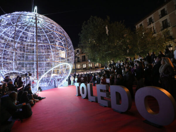 Movimiento Sumar pide retrasar el encendido navideño en Toledo al puente de la Constitución