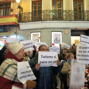 "Turismo sí, pero no así": el anticipo navideño despierta nuevas protestas entre vecinos del Casco Histórico de Toledo