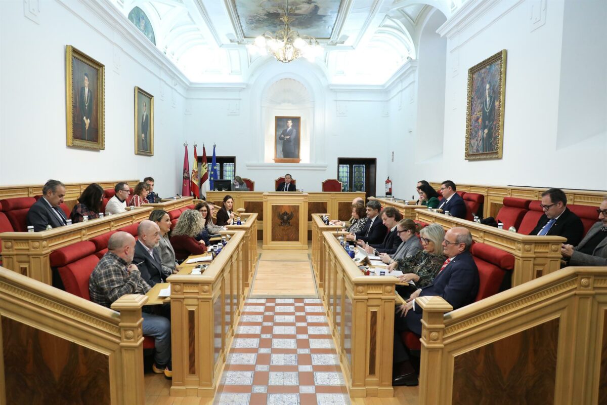 La Casa del Diamantista, el Paseo Alberto Sánchez, la regularización de migrantes o la siniestralidad laboral, a debate en el Pleno