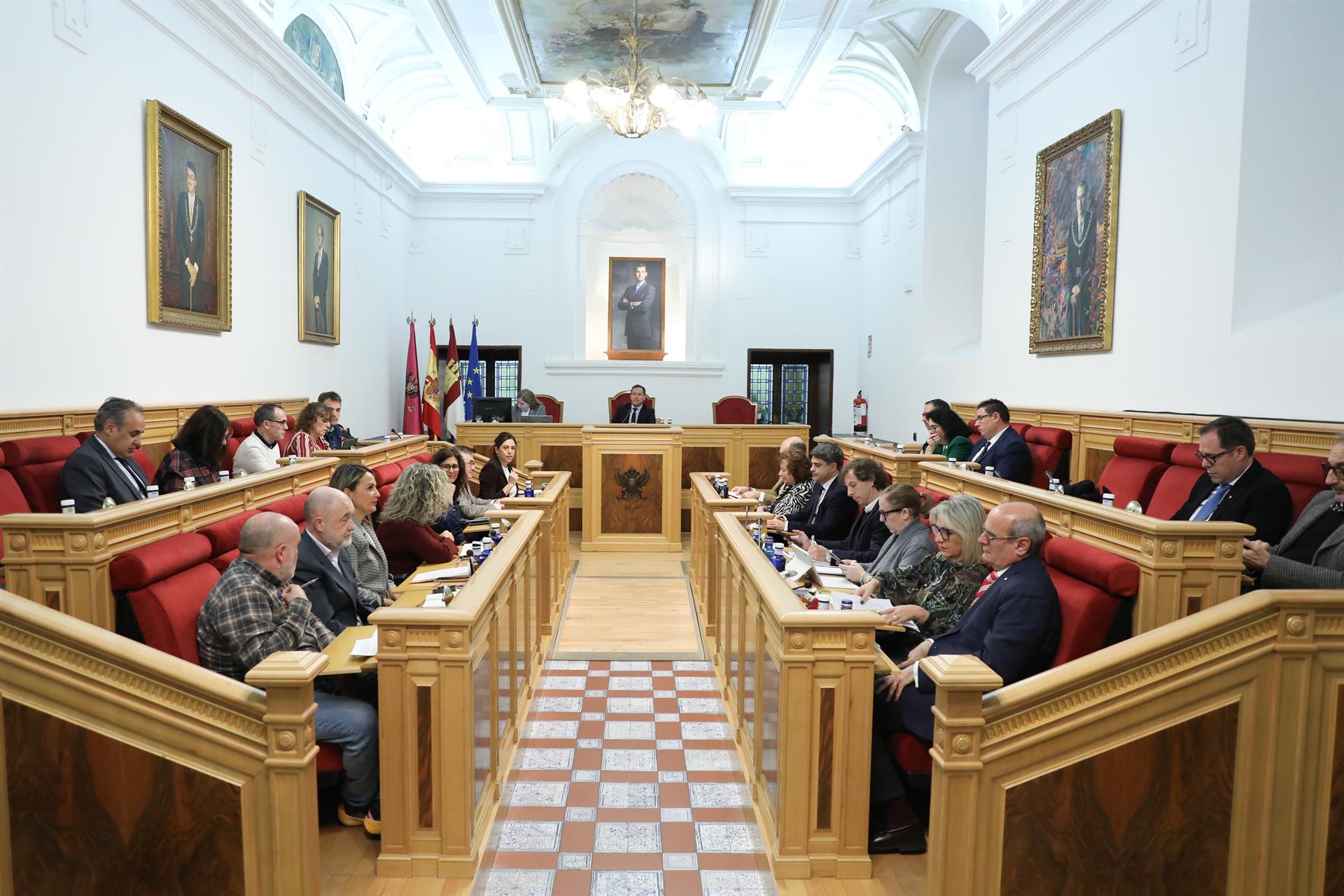 La Casa del Diamantista, el Paseo Alberto Sánchez, la regularización de migrantes o la siniestralidad laboral, a debate en el Pleno