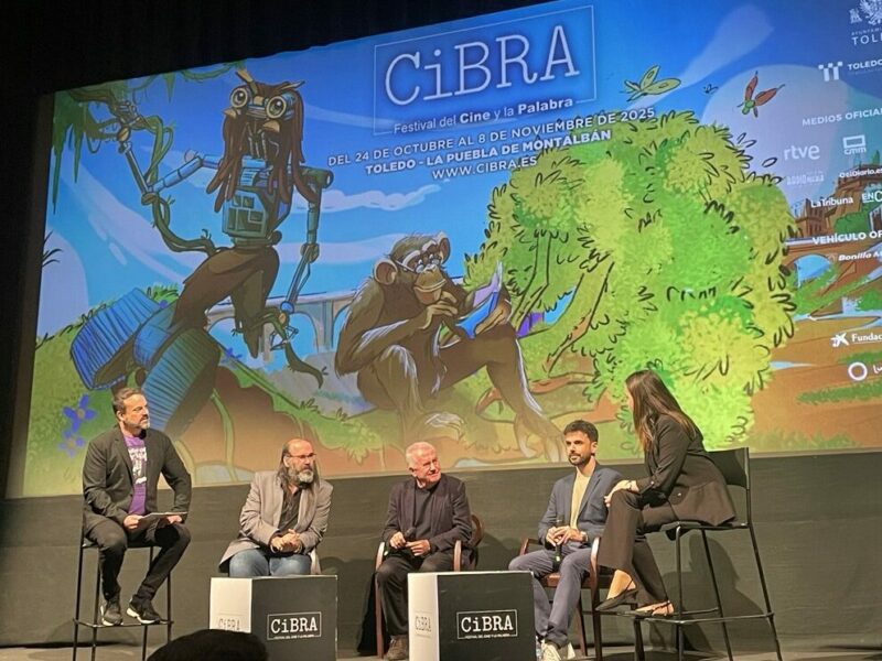 'Solo pienso en ti', el documental de la canción de Víctor Manuel que pone en pie al Teatro de Rojas de Toledo
