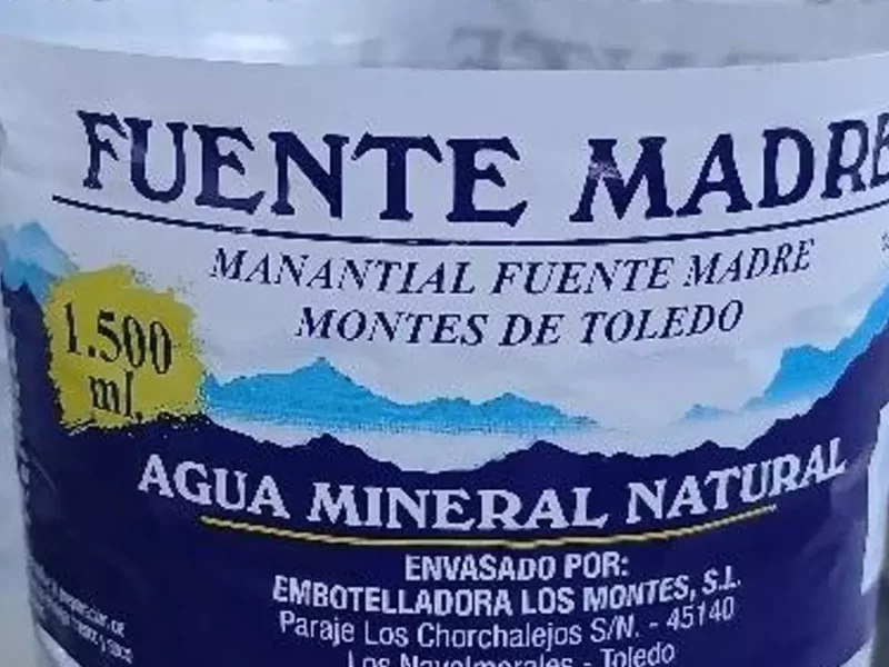 Notifican la presencia de bacterias en botellas de agua mineral de la marca Fuente Madre