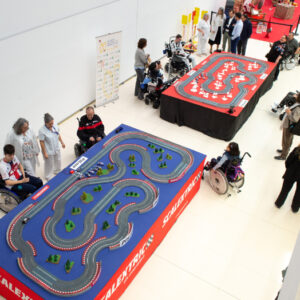 Scalextric adaptado: una herramienta terapéutica para personas con lesión medular en el Hospital de Parapléjicos