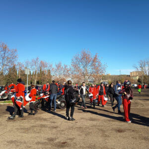 Papá Noel también viaja en moto y recorre la provincia de Toledo para entregar regalos a niños y niñas 