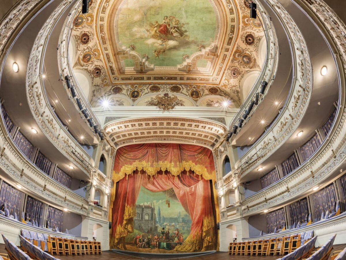 El Teatro de Rojas celebra su origen levantando el patio de butacas diez años después