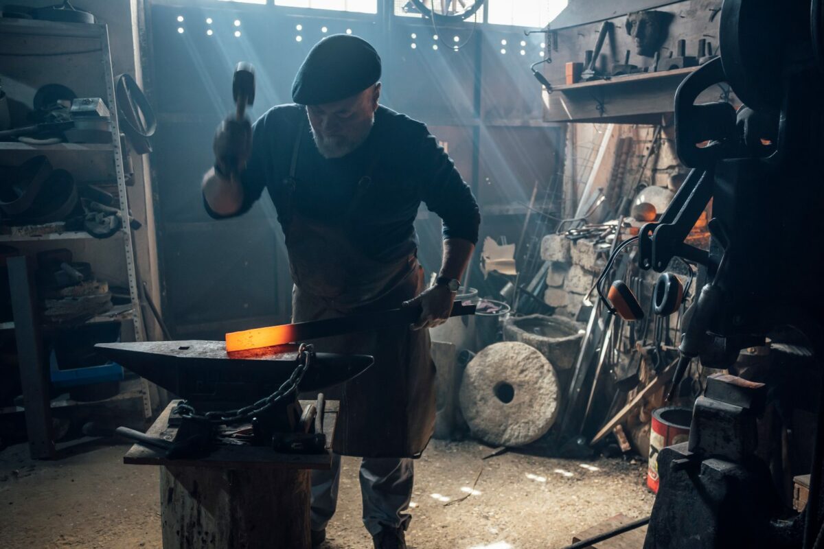 Forja toledana para el Museo Zayed: Espadas Mariano Zamorano replica una pieza de la Edad del Hierro