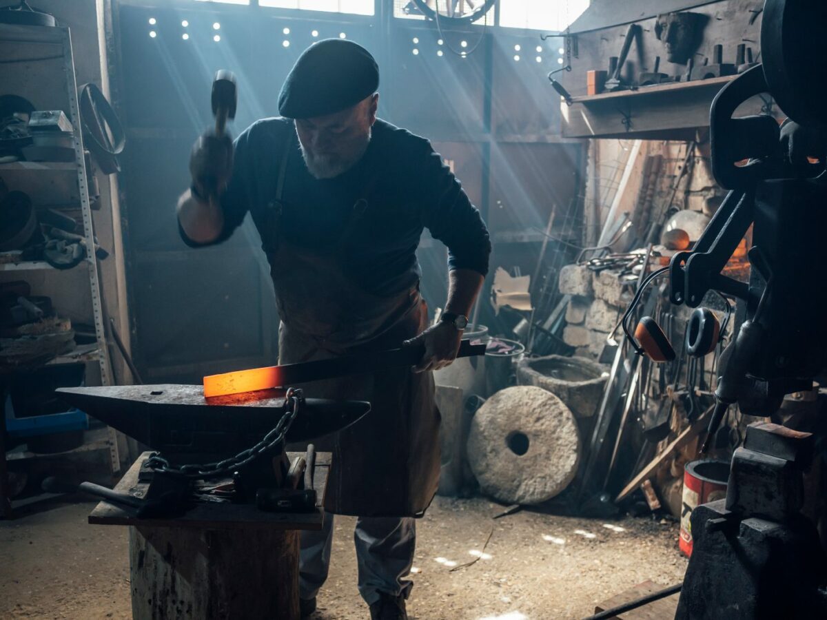 Forja toledana para el Museo Zayed: Espadas Mariano Zamorano replica una pieza de la Edad del Hierro