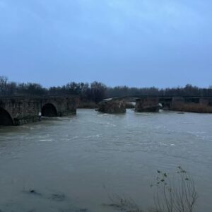 Aviso rojo por posible desbordamiento del río Tajo en su confluencia con el Alberche en Talavera de la Reina