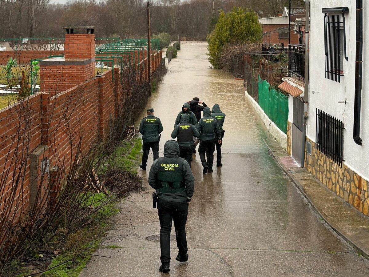 Desalojan el colegio de Arcicollar y a vecinos de Hormigos por las inundaciones