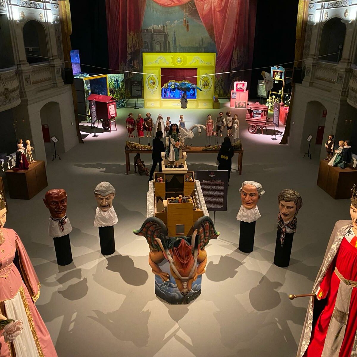 El Rojas cumple 450 años y la noche aprende a mover los hilos