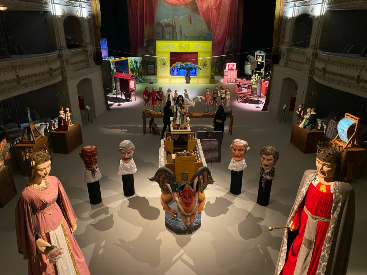 El Rojas cumple 450 años y la noche aprende a mover los hilos