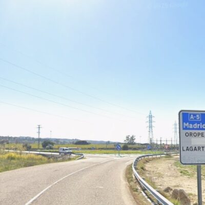 El desbordamiento del arroyo Alcañizo obliga a cortar al tráfico la CM-5150 en Oropesa