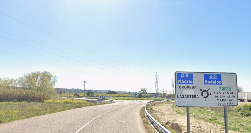 El desbordamiento del arroyo Alcañizo obliga a cortar al tráfico la CM-5150 en Oropesa