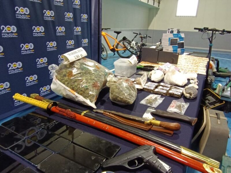 Desmantelan un punto de venta de cocaína, hachís y marihuana en el Polígono industrial