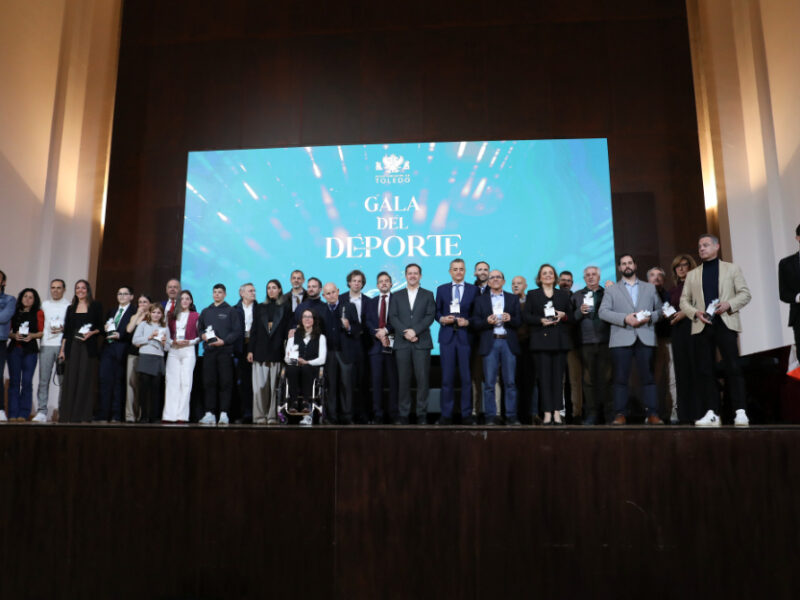 Toledo rinde homenaje a clubes y deportistas: "Las ganas de seguir mejorando son infinitas"