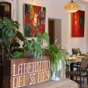 Laberinto del Rey reactiva su apuesta cultural y artística con una nueva exposición pictórica de Carlos Vidal