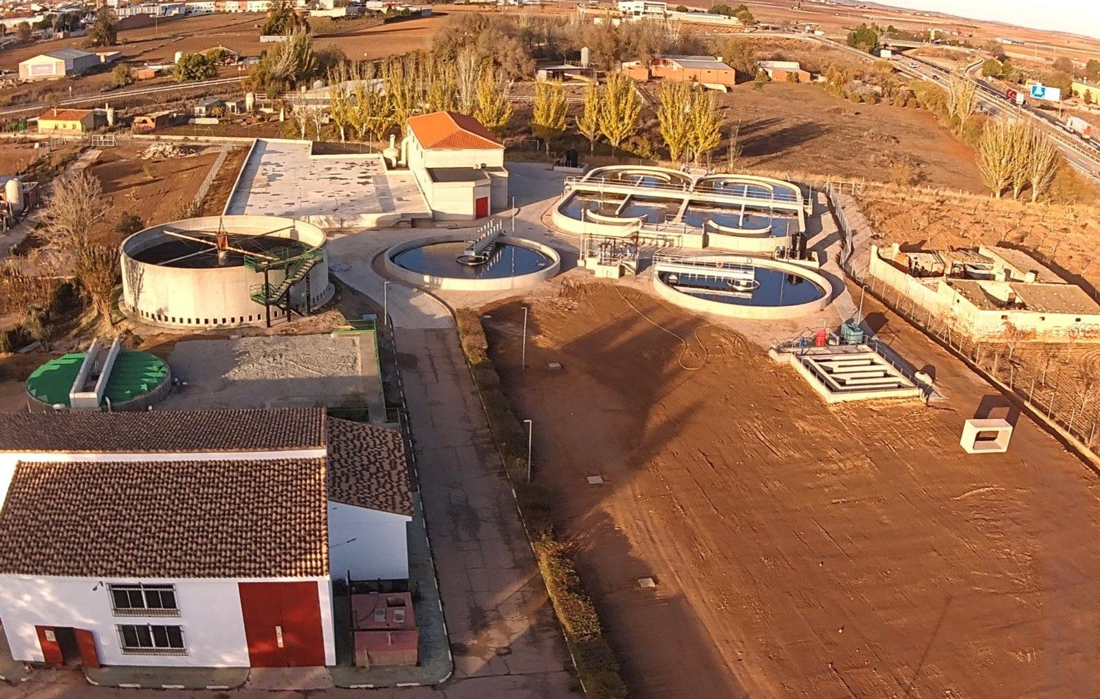 Acuaes entrega las obras de ampliación de la depuradora al Ayuntamiento de Madridejos para su explotación