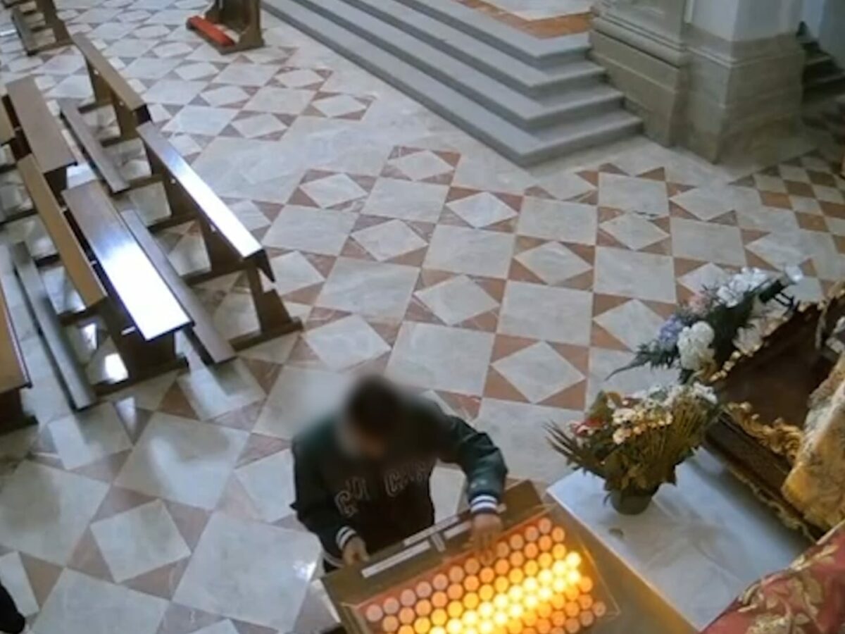 Detienen a dos hermanos por robar donativos en la iglesia de El Puente del Arzobispo