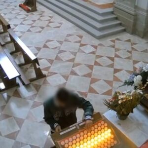 Detienen a dos hermanos por robar donativos en la iglesia de El Puente del Arzobispo