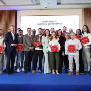 Siete restaurantes de la provincia reciben en Toledo las placas de la Guía Michelin