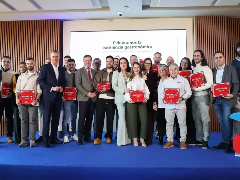 Siete restaurantes de la provincia reciben en Toledo las placas de la Guía Michelin