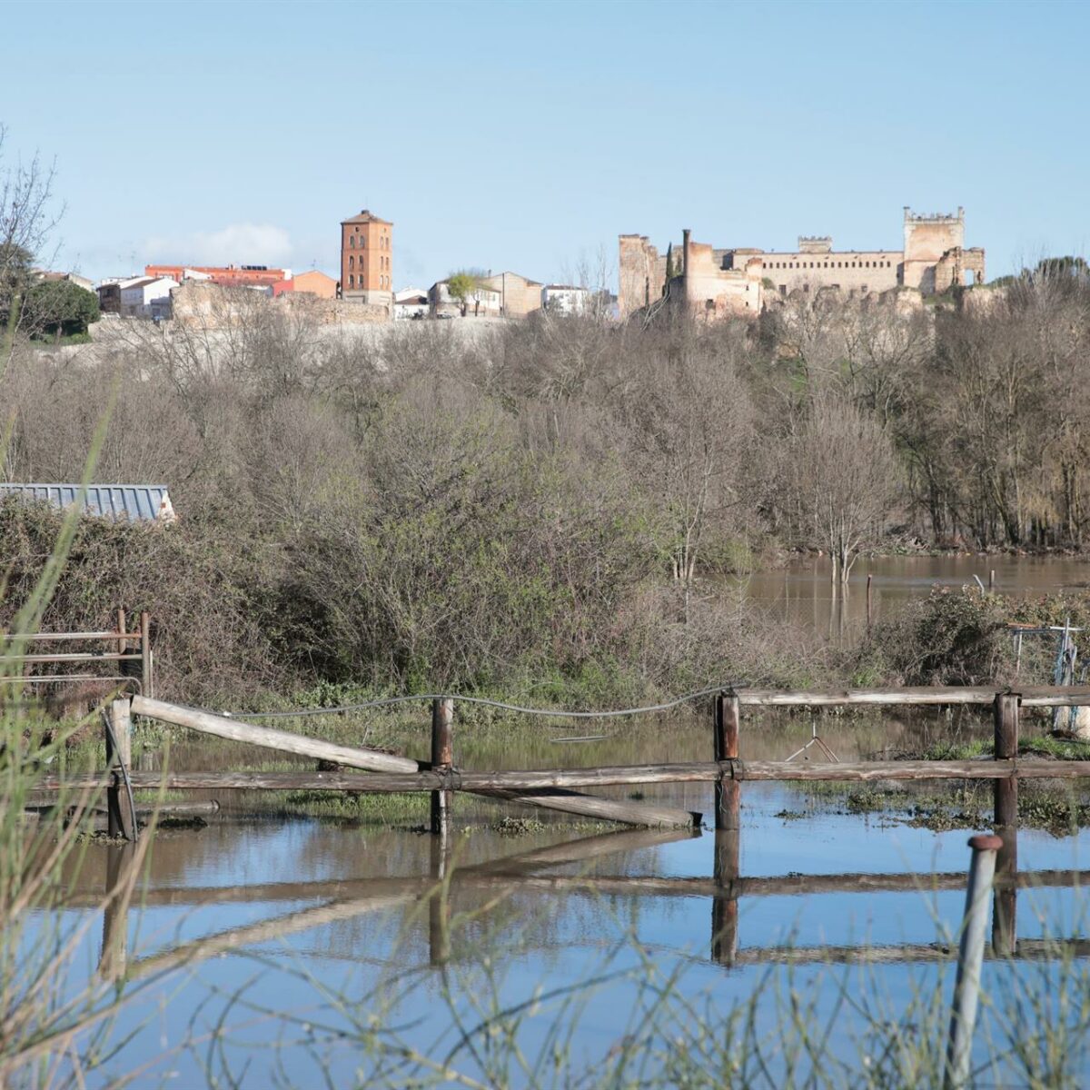 Los pueblos de la ribera del Alberche reciben el mensaje de alerta por riesgo de inundaciones