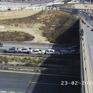 Un hombre resulta herido leve tras la colisión por alcance entre seis vehículos en la A-42 en Illescas