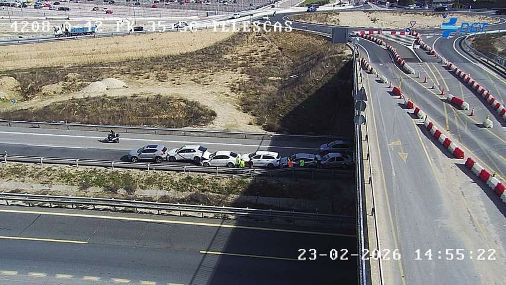 Un hombre resulta herido leve tras la colisión por alcance entre seis vehículos en la A-42 en Illescas