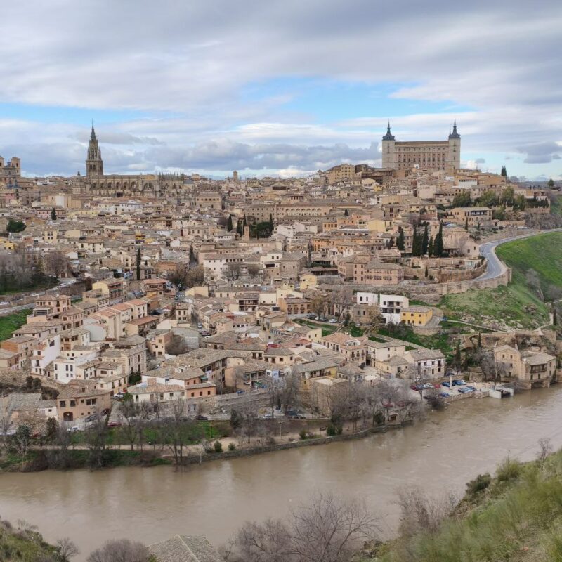 Un "error" de cálculo hace recular el POM en Toledo: se presenta con 31.000 viviendas y se rebaja a 17.000