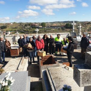 Felipe y Timoteo descansan en un cementerio después de 90 años en una cuneta de Mesegar de Tajo