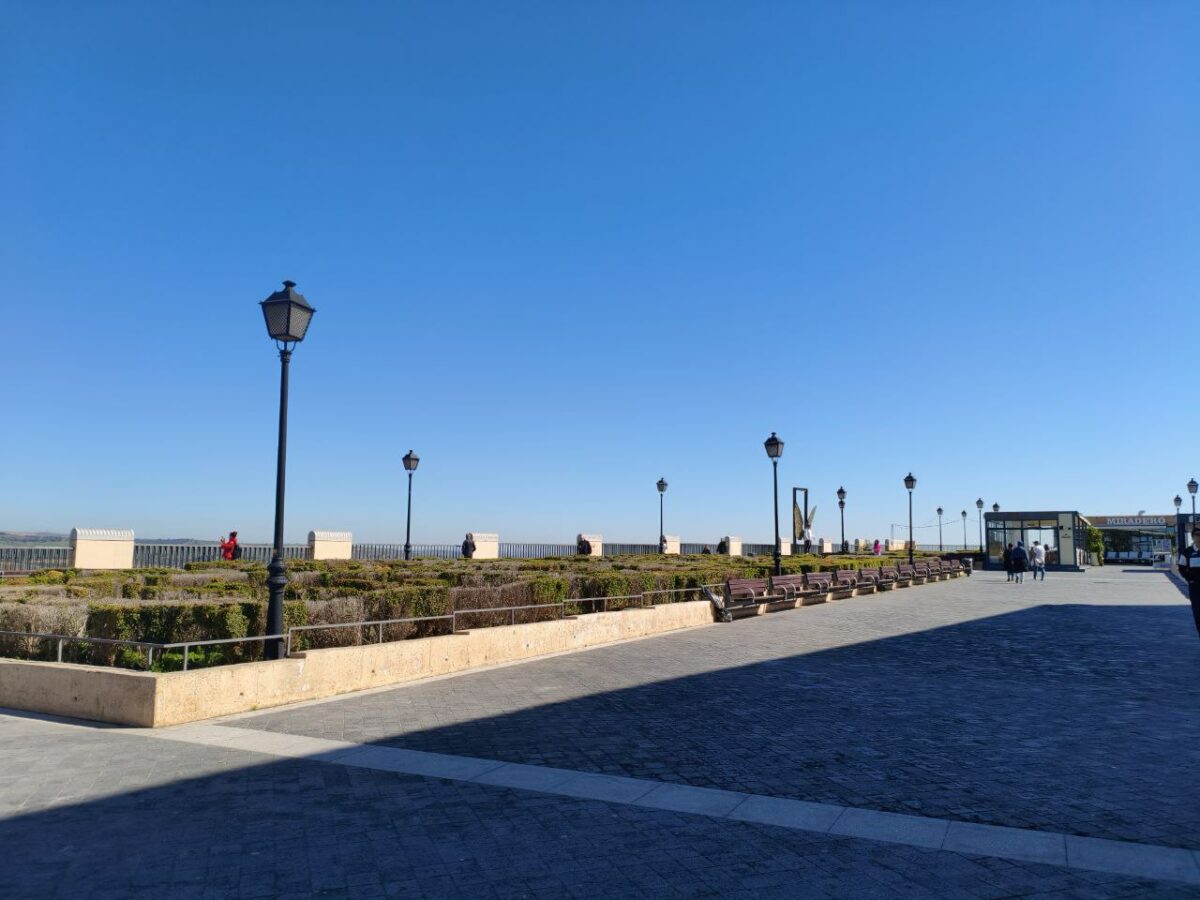 Toledo trasladará los mercadillos que se celebran en Zocodover a la terraza del Miradero