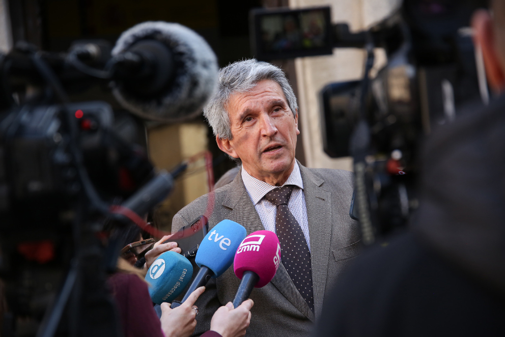 Sabrido cree que tras la prohibición del burka en edificios municipales hay "racismo ideológico, cultural o religioso"