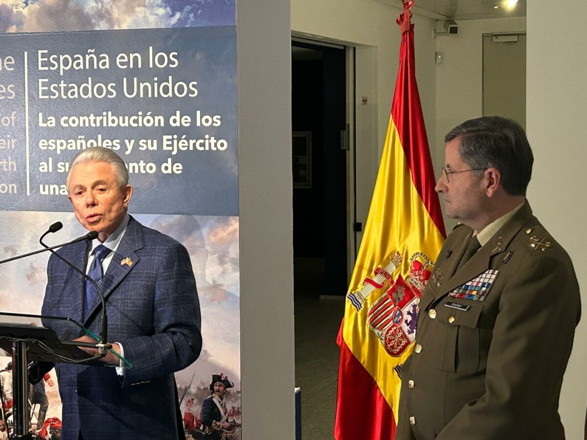 El embajador de Trump inaugura en Toledo una exposición sobre el vínculo entre España y EEUU: "Construir un futuro común"