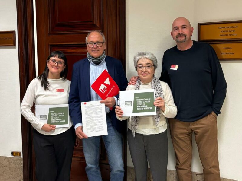 La Plataforma por la parada del Tren Mora-Orgaz llega al Congreso de los Diputados