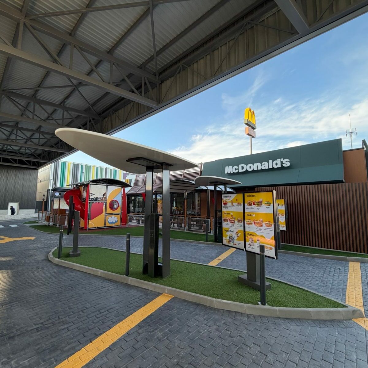 McDonald's inaugura su primer restaurante en Illescas y genera 45 puestos de trabajo