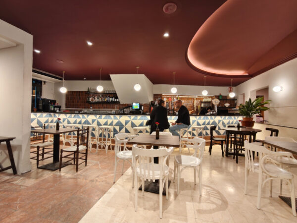 El histórico Yogui’s reabre como Santa Cruz y recupera su nombre original de 1986