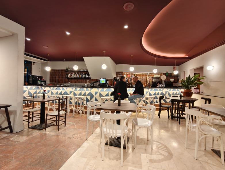 El histórico Yogui’s reabre como Santa Cruz y recupera su nombre original de 1986