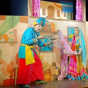La Sala Thalía abre la primavera familiar del Teatro de Rojas con un libro y un retablo de Oriente