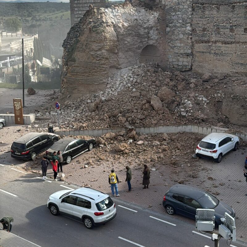Se derrumba una de las torres del castillo de Escalona, sin causar heridos: “Media hora después habría sido una tragedia”