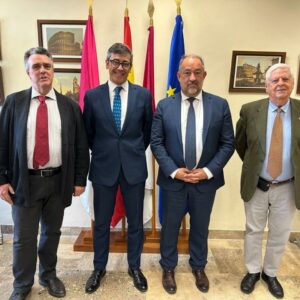 Rabacht y UCLM celebran su colaboración con una colección de publicaciones y acogida de estudiantes en prácticas