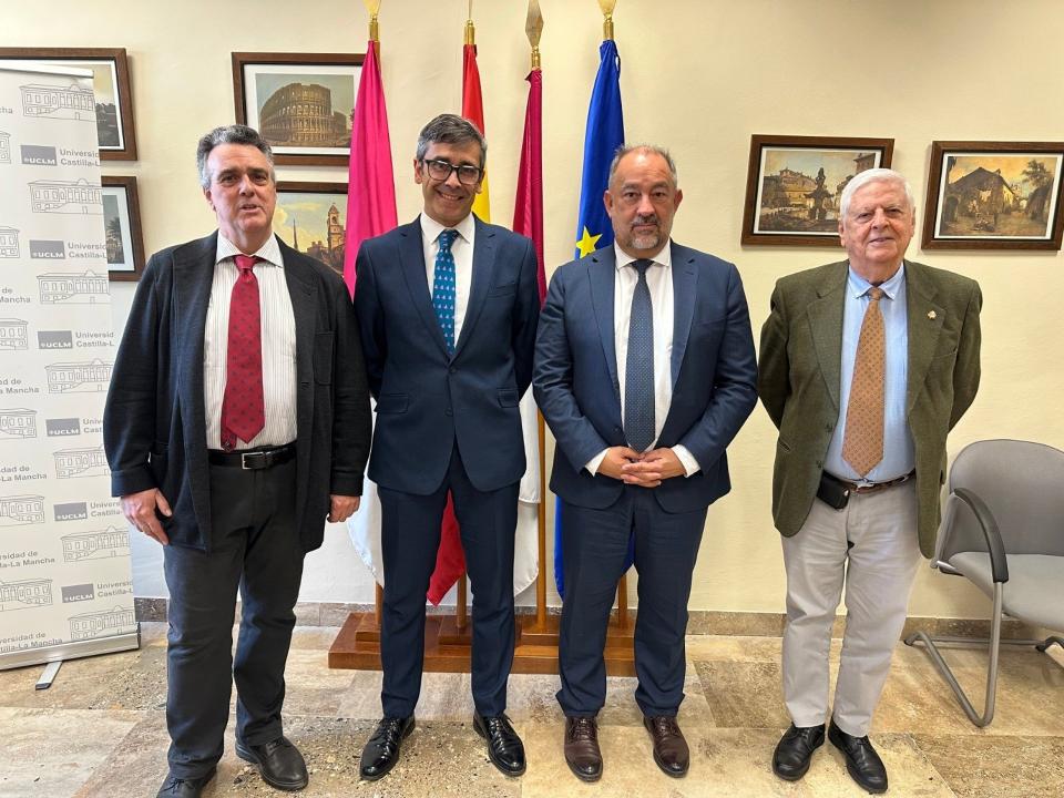 Rabacht y UCLM celebran su colaboración con una colección de publicaciones y acogida de estudiantes en prácticas