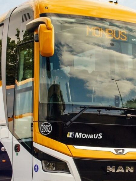 Monbus se compromete a mejorar la flota de la línea Toledo-Talavera tras la amenaza de la Junta de rescindir el contrato